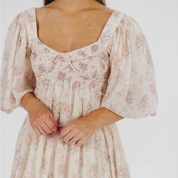 Worth Collective Harlow in Petal Pink Maxi Dress in Floral Puff Sleeve Dress - Picture 7 of 10